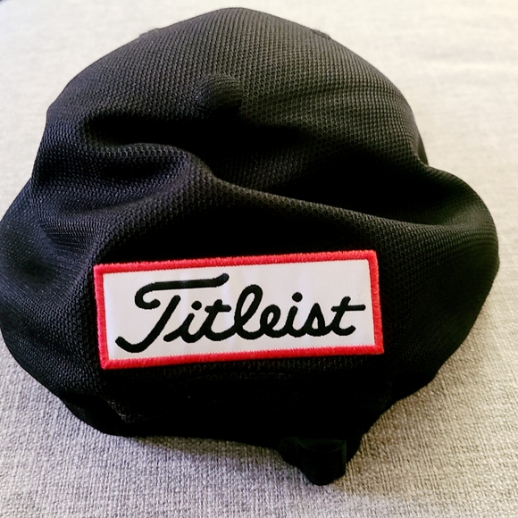 Titleist Hat Cap Pro Golf V1 Men's Embroidered Adjustable Strap FJ Black Grey - Picture 2 of 7